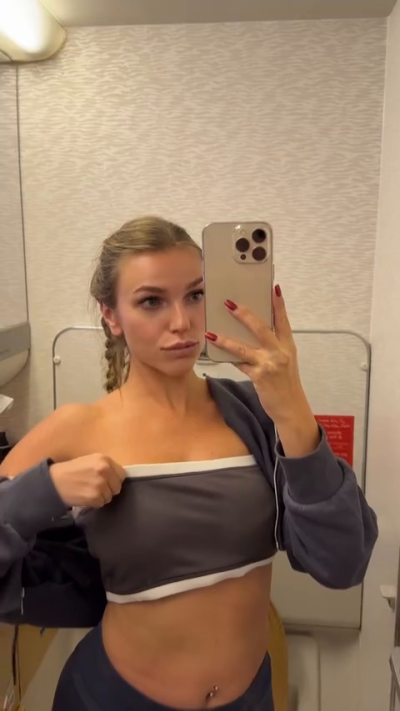 sandra_hot